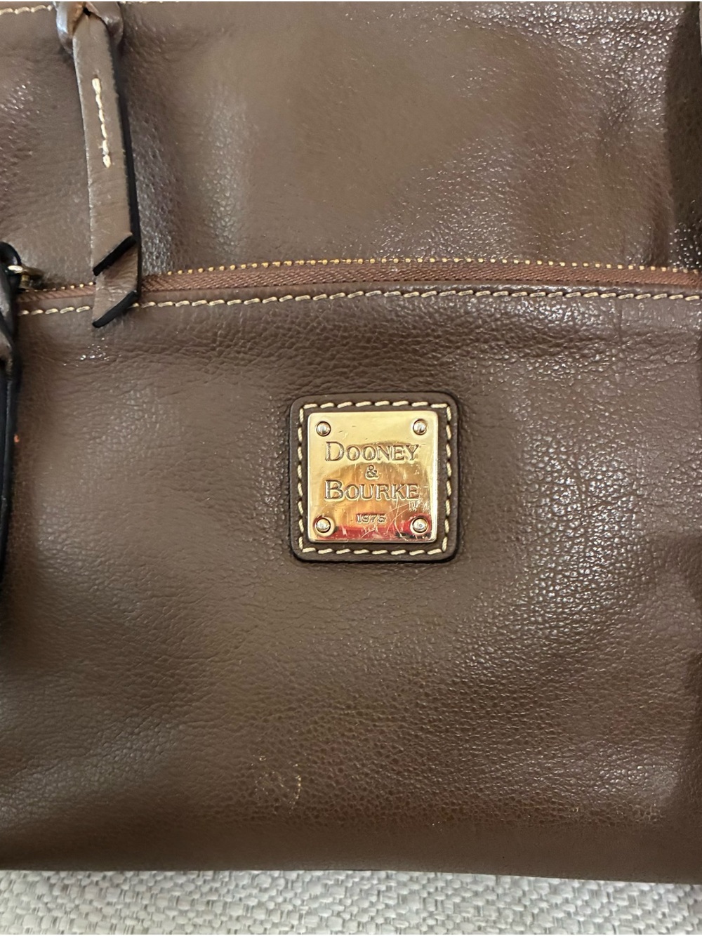 Dooney and Bourke EUC Vintage 
Pebble Grain Brown Leather
Crossbody Shoulder Bag - Picture 2 of 15